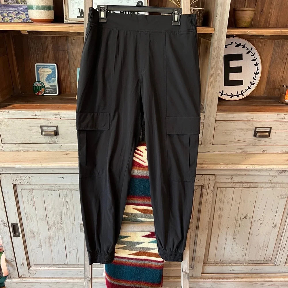 Athleta women’s Chelsea utility jogger size 6